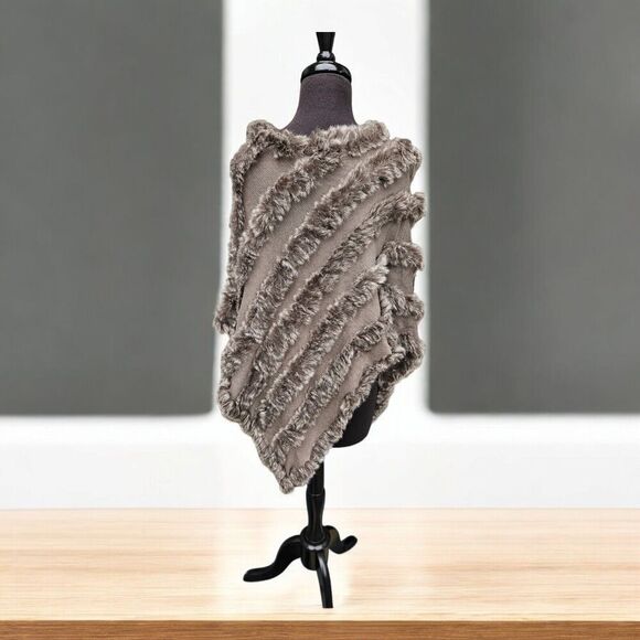 Chico's Sweater Poncho Shawl Faux Fur Trim Sz S/M NWOT Taupe Old Money Mob Wife - Picture 3 of 6